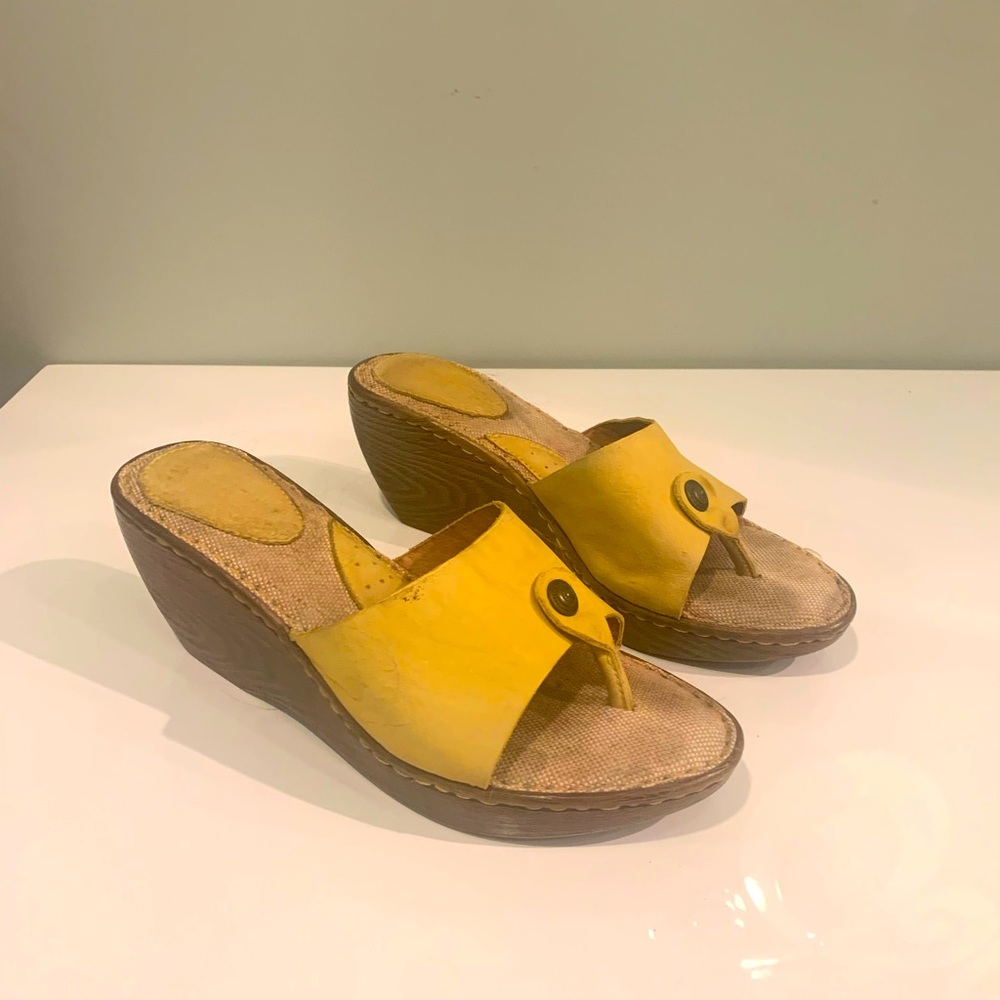 Born MIKO Yellow Leather and Wood Wedge Sandals MIKO